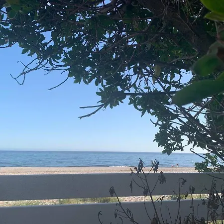 Bed & Breakfast La Porta Sulla Spiaggia *